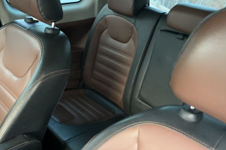 Used FORTHING SX6 2016 1.6L Manual Luxury Model Interior 4