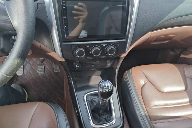 Used FORTHING SX6 2016 1.6L Manual Luxury Model Interior 5