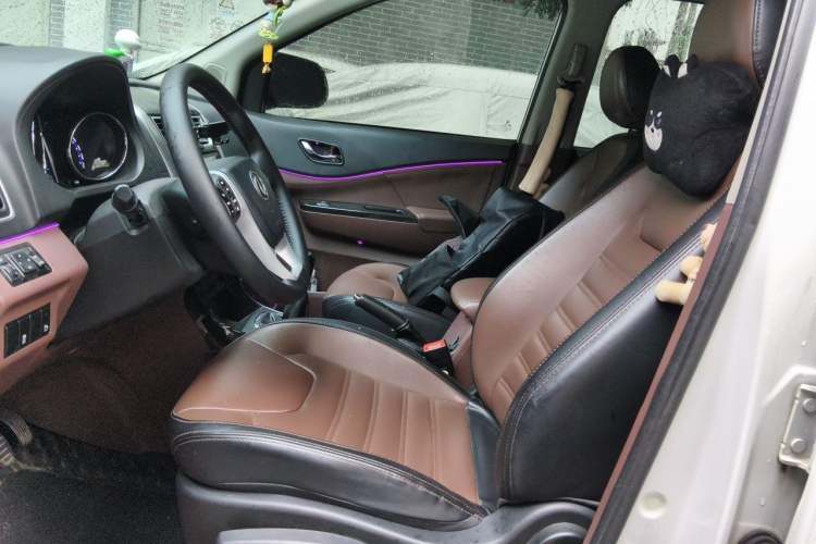 Used FORTHING SX6 2016 2.0L Manual Luxury Version Left Front Seat