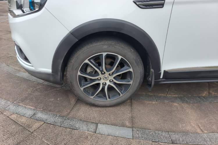 Used FORTHING SX6 2016 1.6L CVT Luxury Model Left Front Wheel Hub