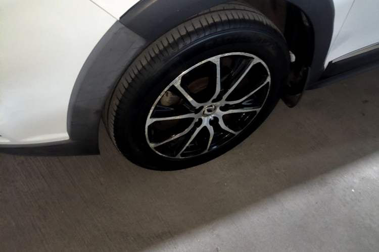 Used FORTHING SX6 2016 1.6L Manual Luxury Model Left Front Wheel Hub