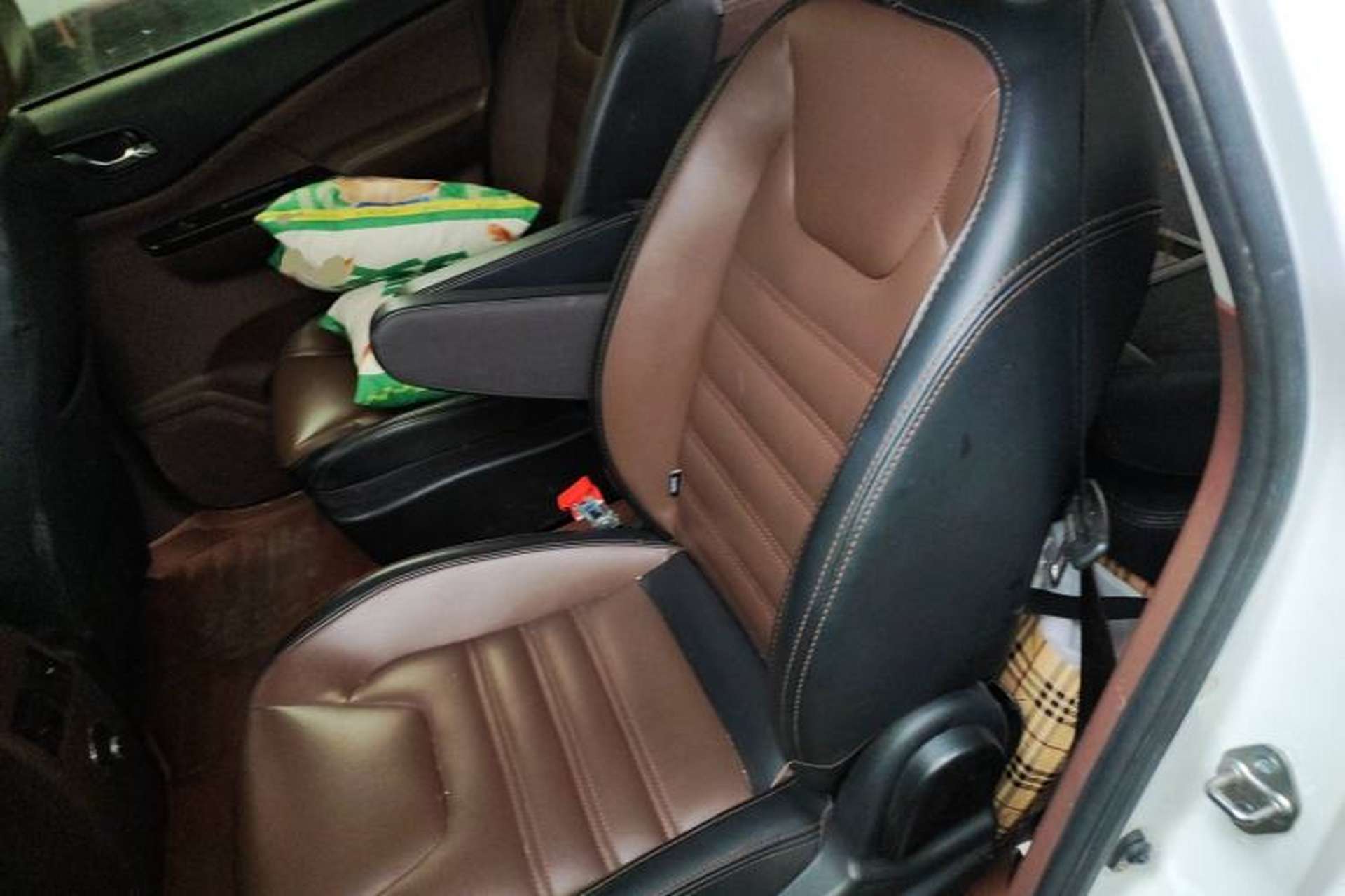 Used FORTHING SX6 2016 1.6L CVT Luxury Model Left Rear Seat
