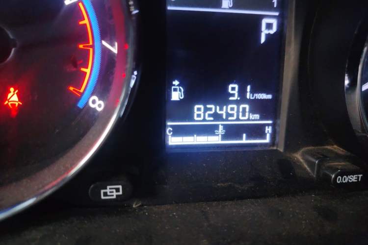 Used FORTHING SX6 2016 1.6L CVT Luxury Model Odometer Close Up
