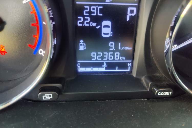 Used FORTHING SX6 2016 1.6L CVT Luxury Model Odometer Close Up