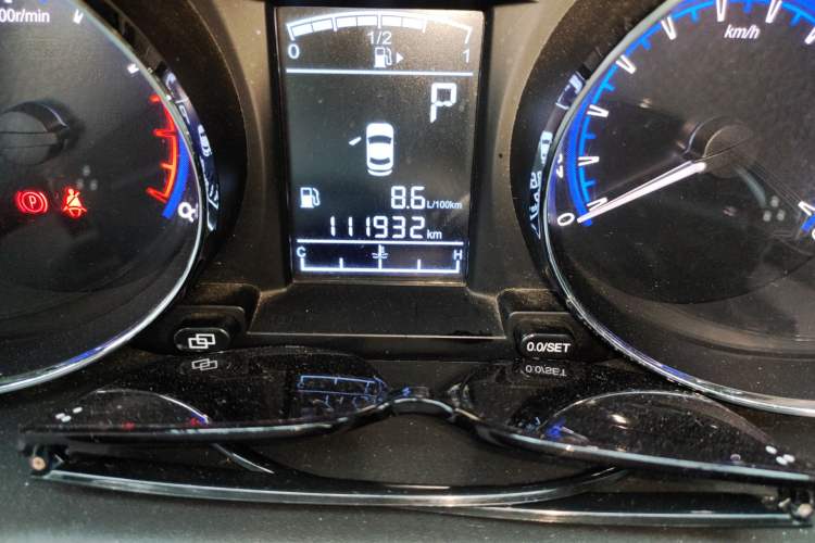Used FORTHING SX6 2016 1.6L CVT Luxury Model Odometer Close Up