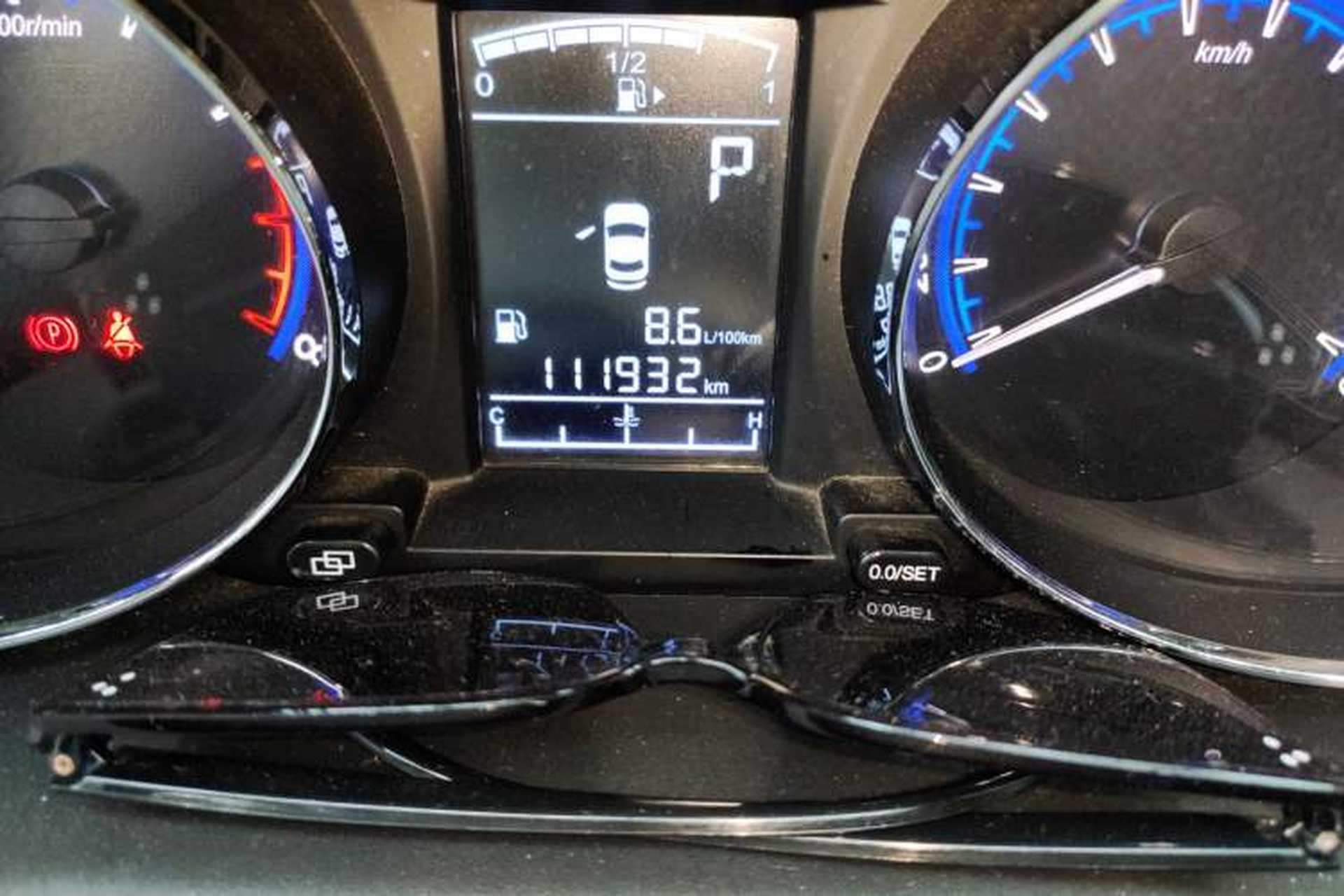 Used FORTHING SX6 2016 1.6L CVT Luxury Model Odometer Close Up