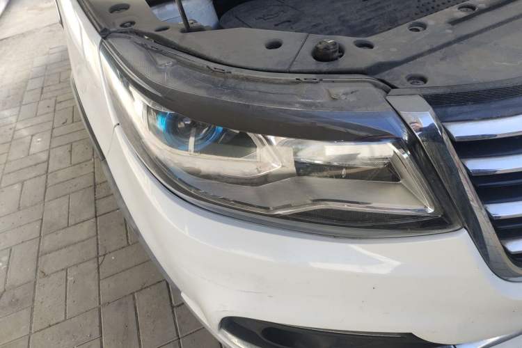 Used FORTHING SX6 2016 1.6L Manual Luxury Model Right Front Headlight