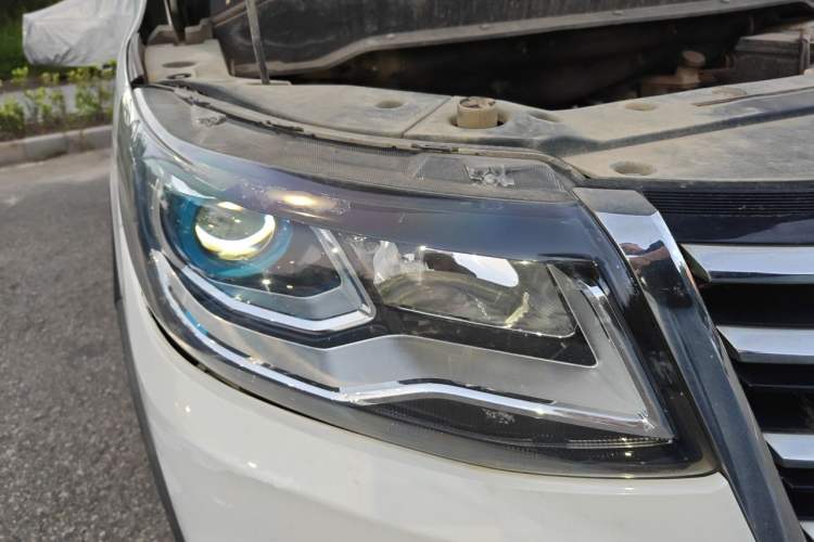 Used FORTHING SX6 2016 1.6L Manual Luxury Model Right Front Headlight