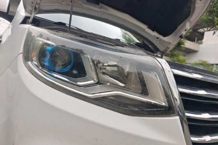 Used FORTHING SX6 2016 1.6L Manual Luxury Model Right Front Headlight