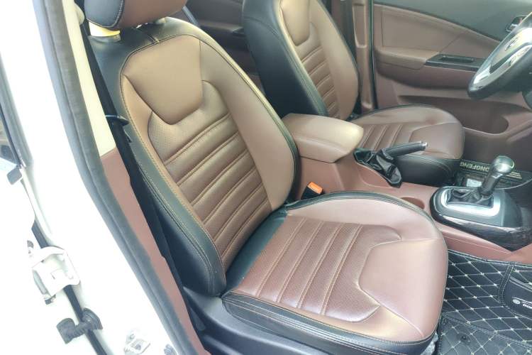 Used FORTHING SX6 2016 1.6L CVT Luxury Model Right Front Seat