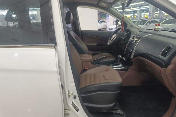 Used FORTHING SX6 2016 1.6L CVT Deluxe Model Right Front Seat
