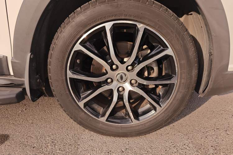 Used FORTHING SX6 2016 1.6L CVT Deluxe Model Right Front Wheel Hub