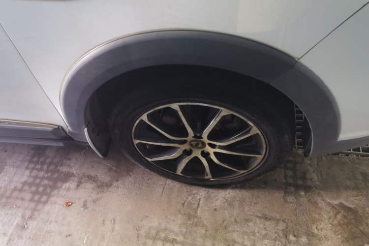 Used FORTHING SX6 2016 1.6L Manual Luxury Model Right Front Wheel Hub