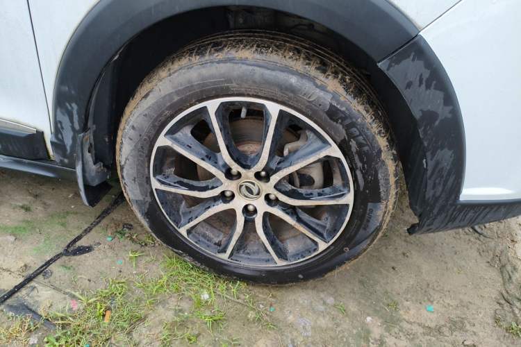 Used FORTHING SX6 2016 1.6L Manual Luxury Model Right Front Wheel Hub