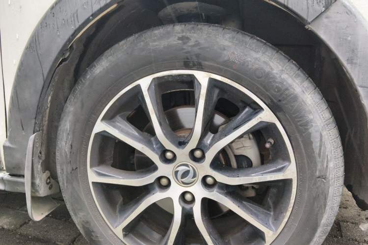Used FORTHING SX6 2016 2.0L Manual Luxury Version Right Front Wheel Hub