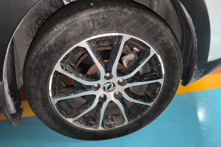 Used FORTHING SX6 2016 1.6L Manual Luxury Model Right Front Wheel Hub