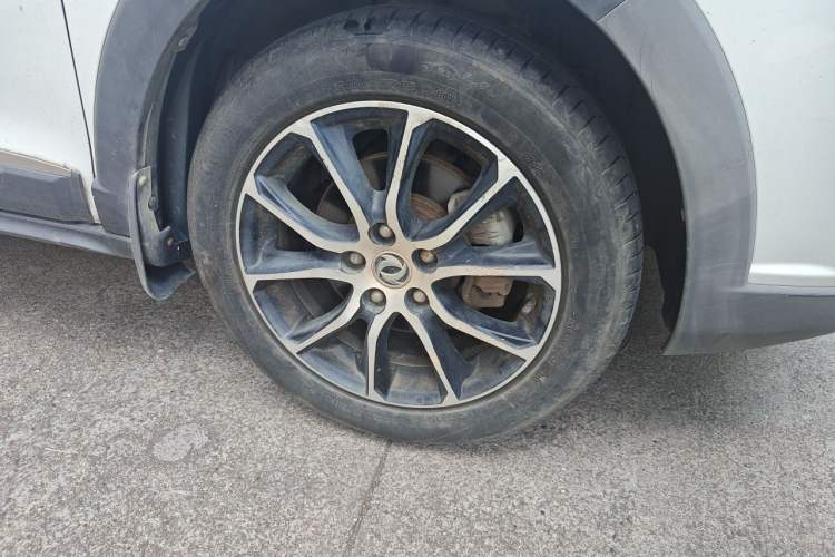 Used FORTHING SX6 2016 1.6L Manual Luxury Model Right Front Wheel Hub
