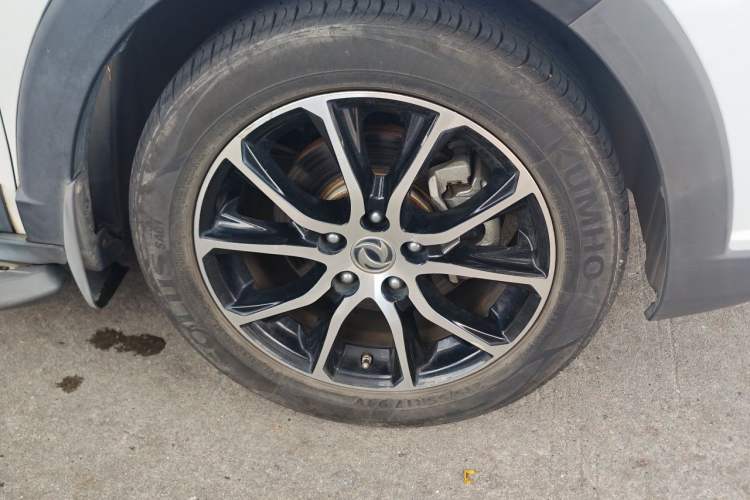 Used FORTHING SX6 2016 1.6L Manual Luxury Model Right Front Wheel Hub