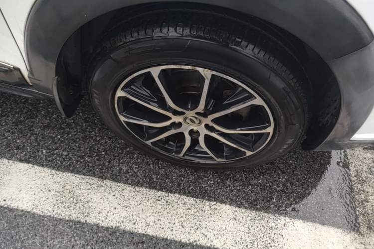 Used FORTHING SX6 2016 1.6L Manual Luxury Model Right Front Wheel Hub