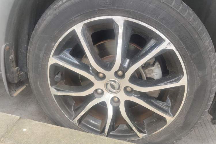 Used FORTHING SX6 2016 1.6L CVT Luxury Model Right Front Wheel Hub