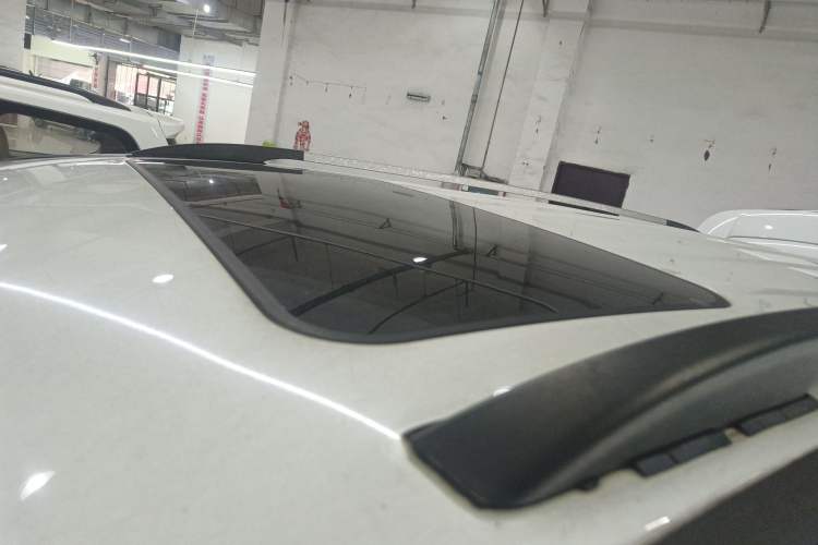 Used FORTHING SX6 2016 1.6L CVT Deluxe Model Roof