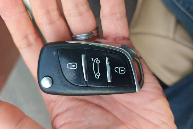 Used FORTHING SX6 2016 1.6L Manual Luxury Model Vehicle Key