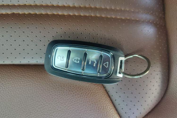 Used FORTHING SX6 2016 1.6L CVT Luxury Model Vehicle Key