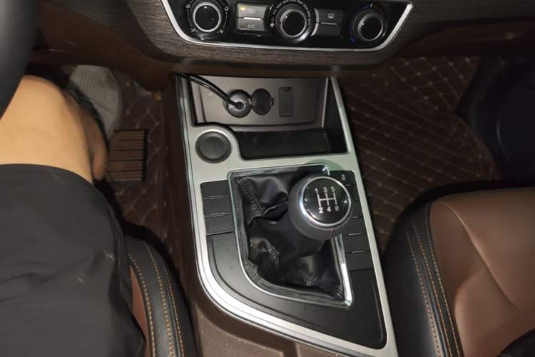 Used FORTHING SX6 2018 1.6L Manual Luxury Model Gear Lever