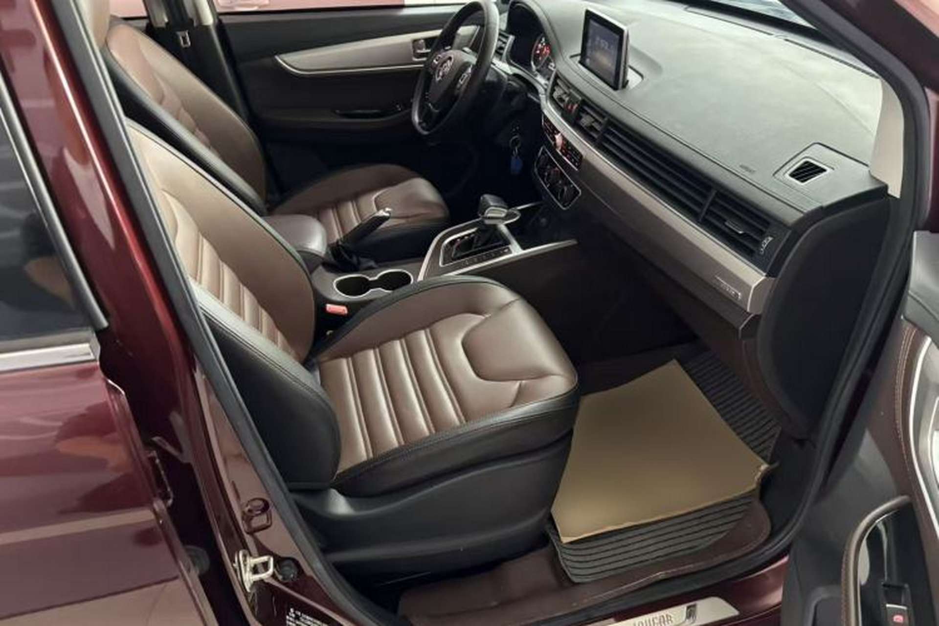 Used FORTHING SX6 2018 1.6L CVT Luxury Model Right Front Seat