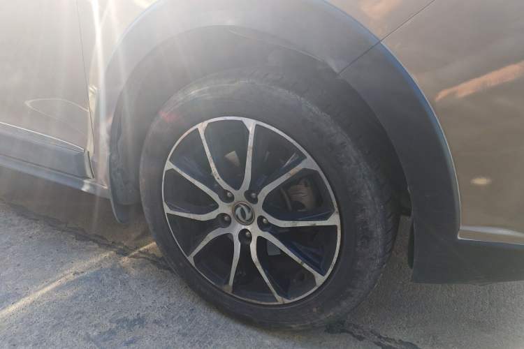 Used FORTHING SX6 2018 1.6L Manual Luxury Model Right Front Wheel Hub