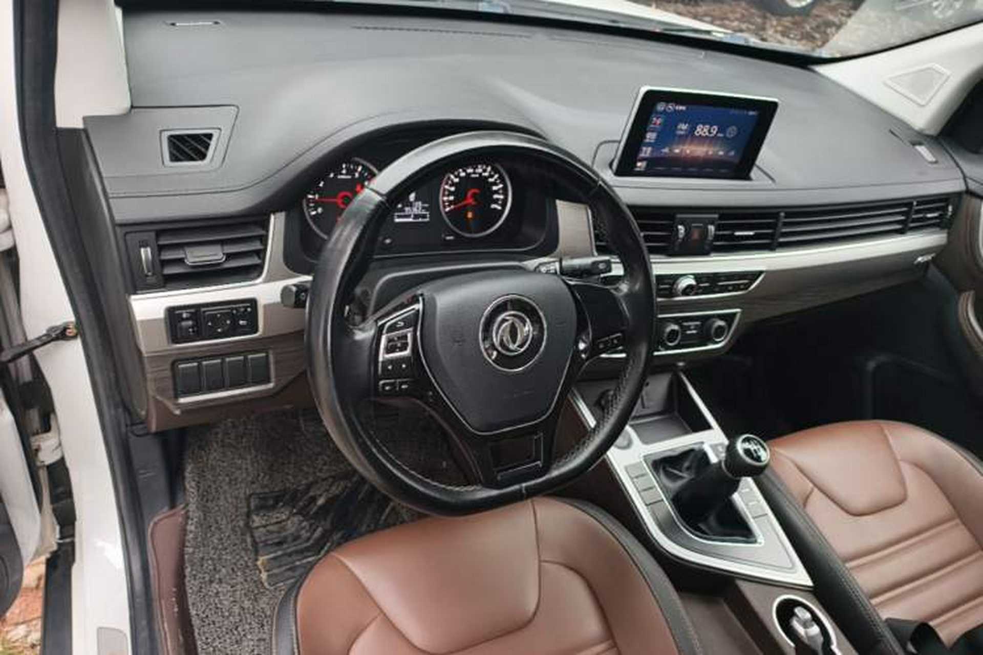 Used FORTHING SX6 2018 1.6L Manual Luxury Model Center Console