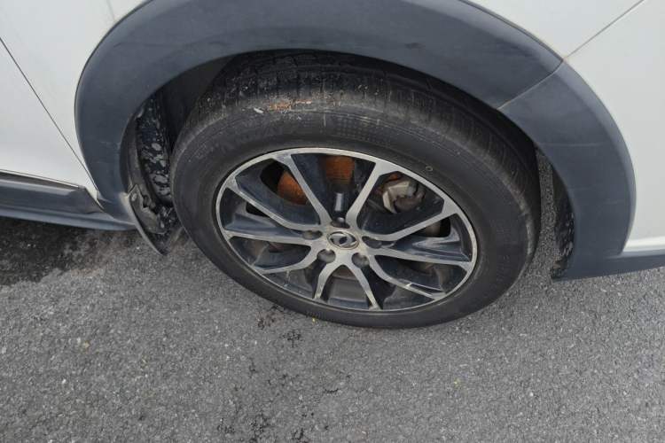 Used FORTHING SX6 2018 1.6L Manual Luxury Model Exterior 7