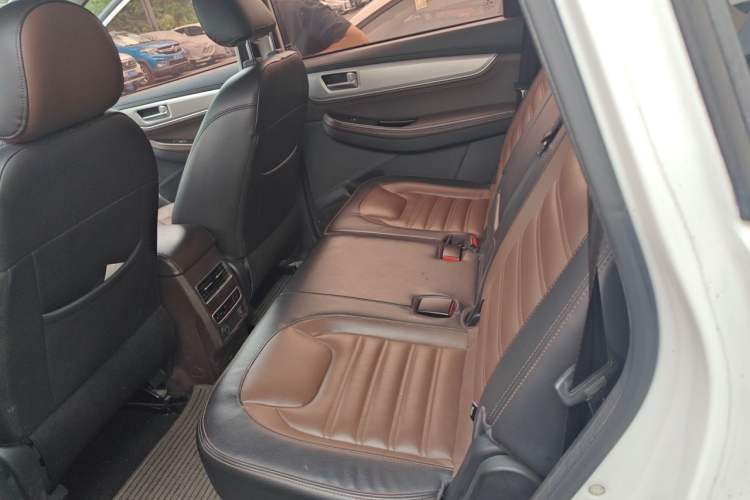Used FORTHING SX6 2018 1.6L Manual Luxury Model Interior 4