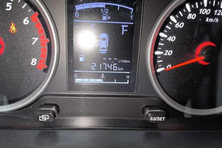 Used FORTHING SX6 2018 1.6L CVT Luxury Model Odometer Close Up