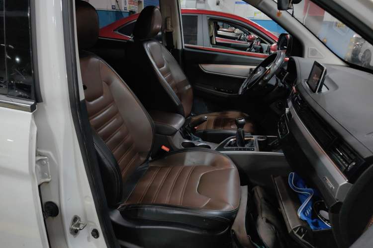 Used FORTHING SX6 2018 1.6L Manual Luxury Model Right Front Seat