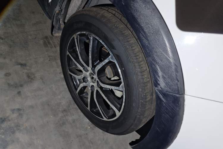 Used FORTHING SX6 2018 1.6L Manual Luxury Model Right Front Wheel Hub
