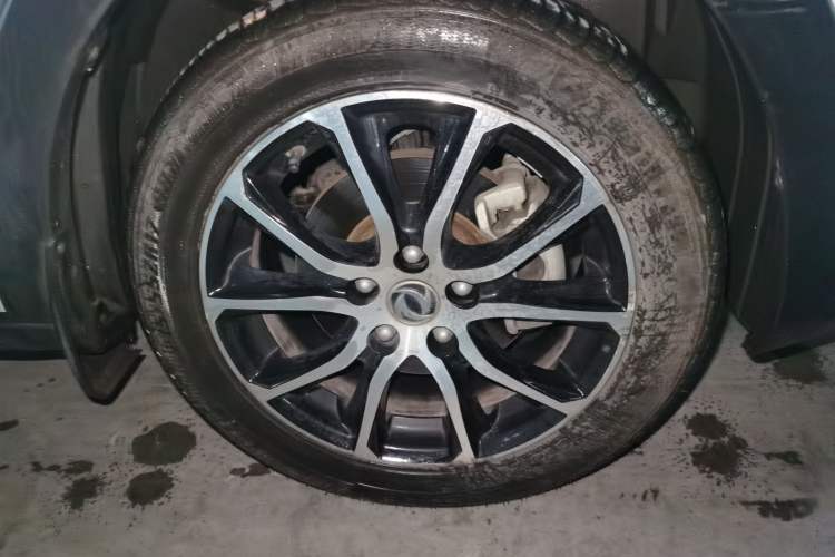 Used FORTHING SX6 2018 1.6L Manual Luxury Model Right Front Wheel Hub