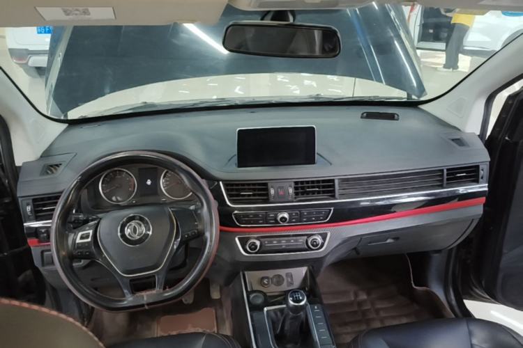 Used FORTHING SX6 2019 1.6L Manual Luxury Model China VI Standard Center Console