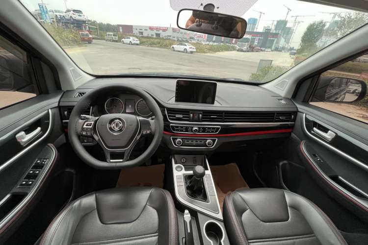 Used FORTHING SX6 2019 1.6L Manual Luxury Model China VI Standard Center Console