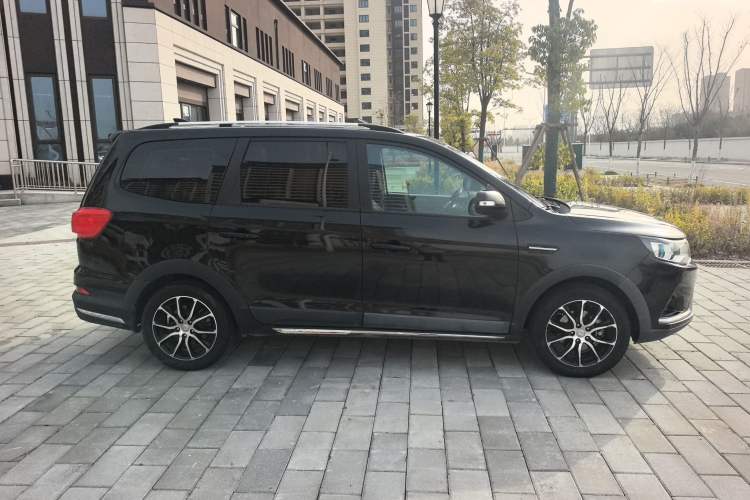 Used FORTHING SX6 2019 1.6L Manual Luxury Model China VI Standard Exterior 2
