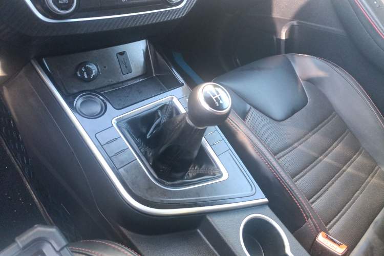 Used FORTHING SX6 2019 1.6L Manual Luxury Model China VI Standard Gear Lever