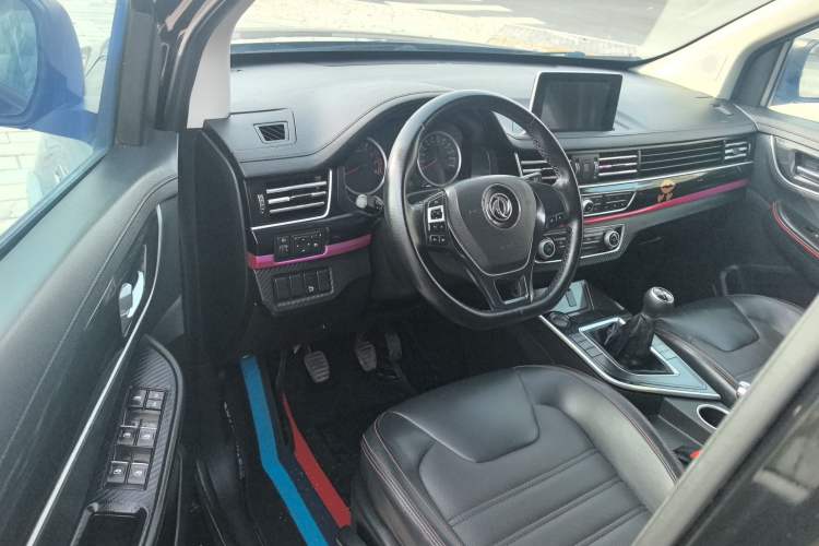 Used FORTHING SX6 2019 1.6L Manual Luxury Model China VI Standard Interior 2
