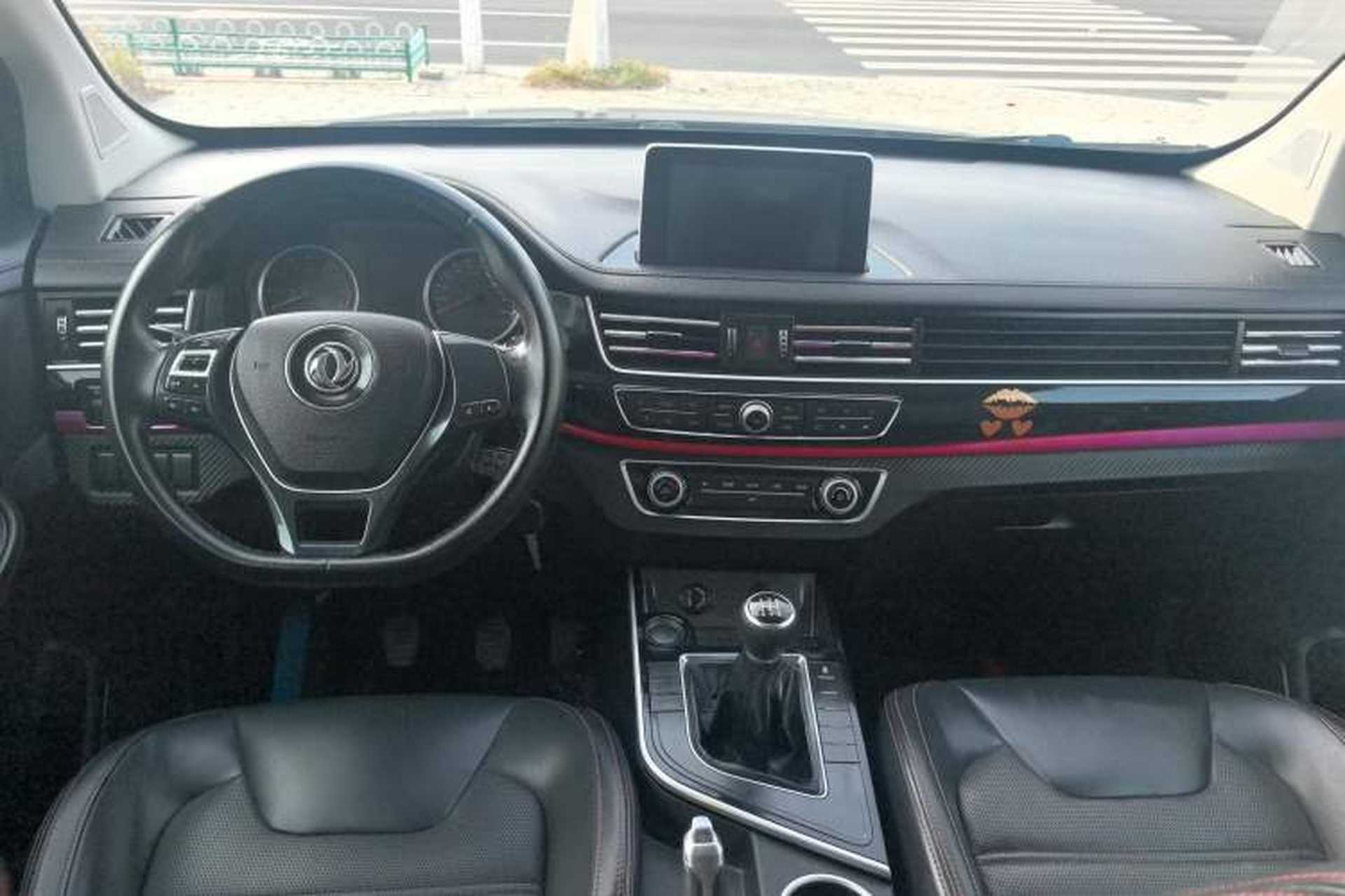 Used FORTHING SX6 2019 1.6L Manual Luxury Model China VI Standard Interior 3