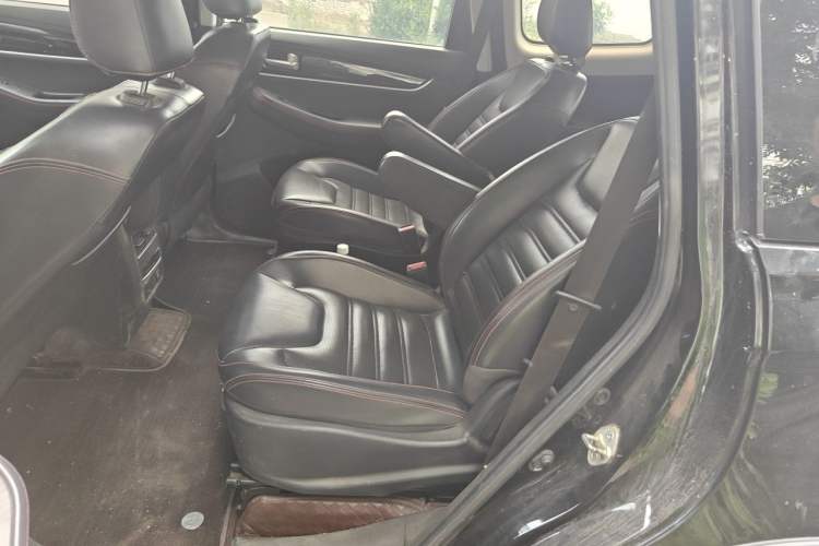 Used FORTHING SX6 2019 1.6L Manual Luxury Model China VI Standard Left Rear Seat