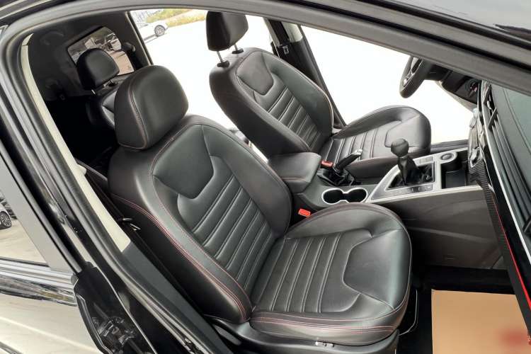 Used FORTHING SX6 2019 1.6L Manual Luxury Model China VI Standard Right Front Seat