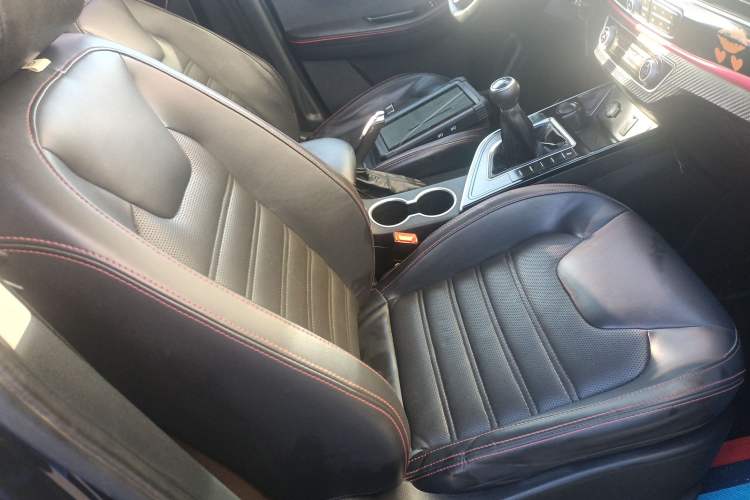 Used FORTHING SX6 2019 1.6L Manual Luxury Model China VI Standard Right Front Seat
