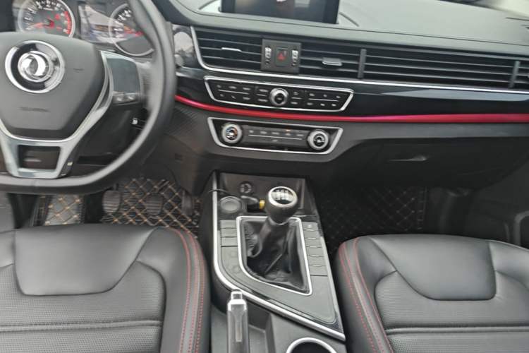 Used FORTHING SX6 2019 1.6L Manual Luxury Model China VI Standard Center Console