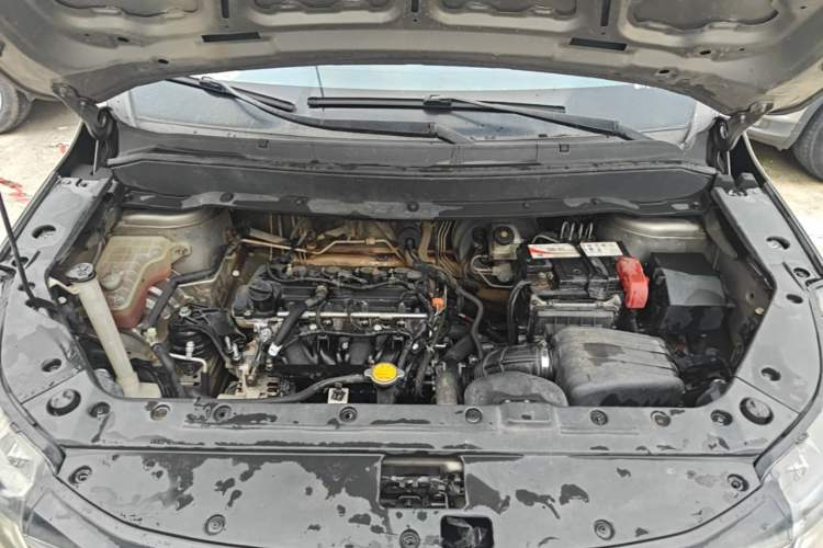 Used FORTHING SX6 2019 1.6L Manual Luxury Model China VI Standard Engine Bay