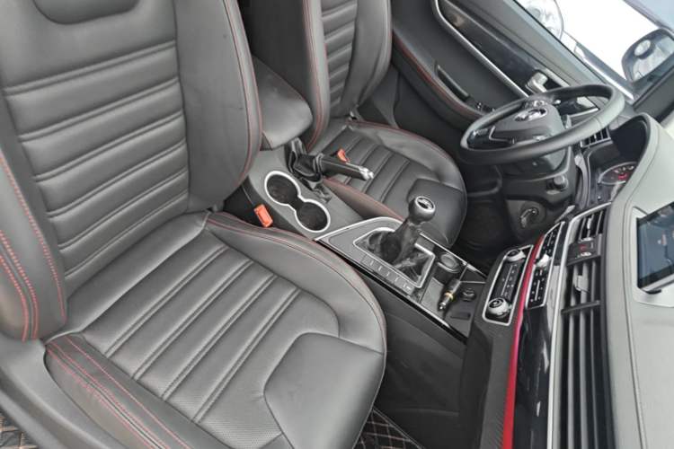 Used FORTHING SX6 2019 1.6L Manual Luxury Model China VI Standard Right Front Seat