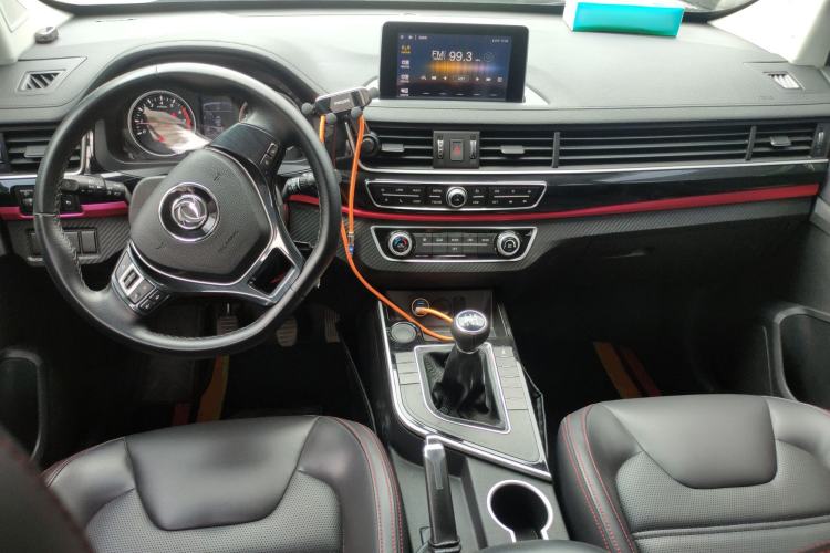 Used FORTHING SX6 2019 1.6L Manual Luxury Model China VI Standard Center Console